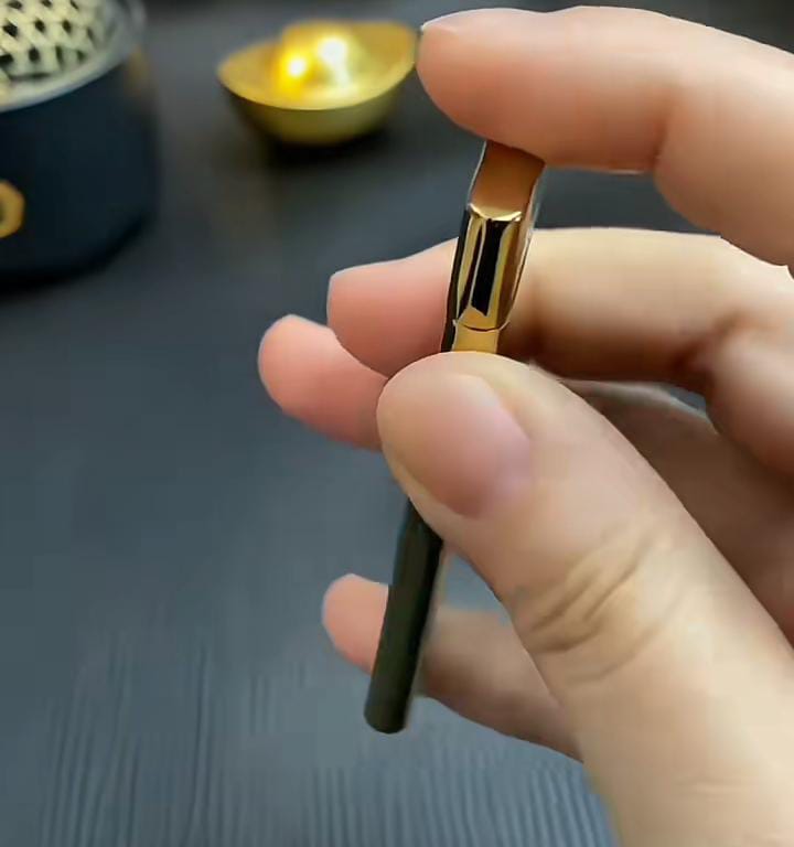 Sleek & Slim Lighter Premium Quality Refillable Lighter Gift for Men...